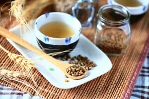 三風麵館-中秋節健康烤肉小撇步-喝甘香小麥茶